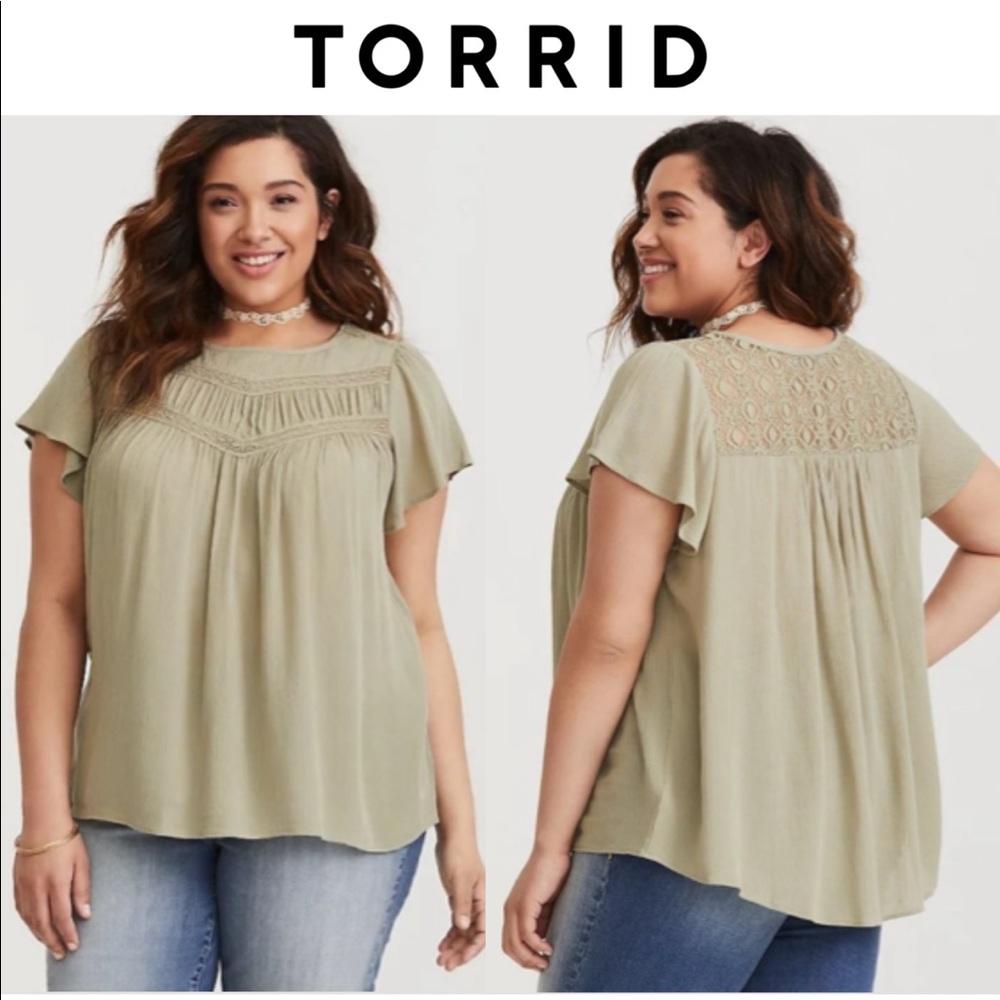🍀Torrid top with ruffle sleeves and lace embellishments - Picture 1 of 17